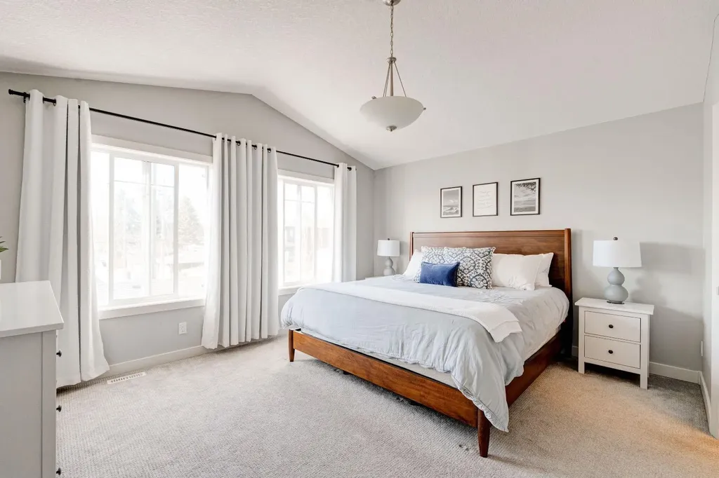 3529 3 Avenue SW Calgary AB T3C 0A7