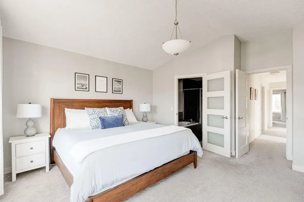 3529 3 Avenue SW Calgary AB T3C 0A7