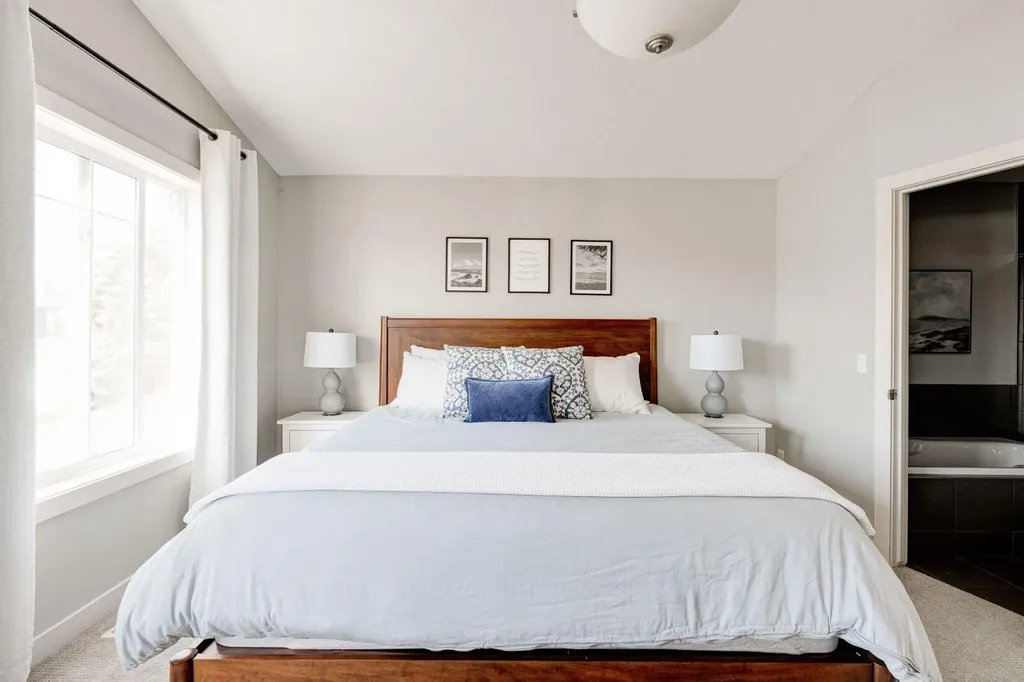 3529 3 Avenue SW Calgary AB T3C 0A7