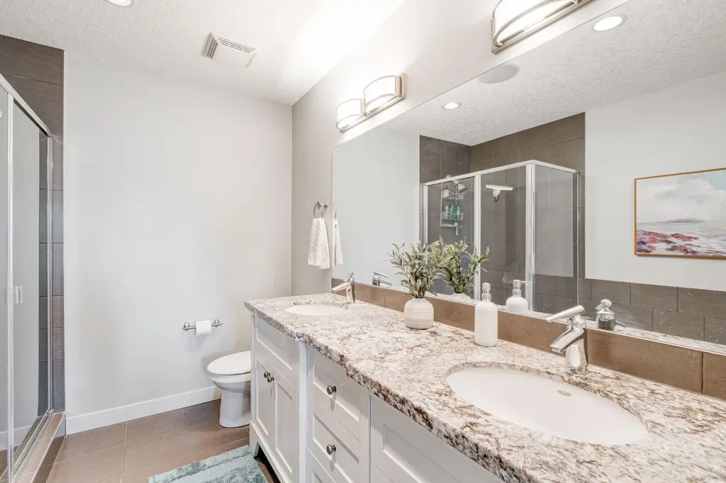 3529 3 Avenue SW Calgary AB T3C 0A7
