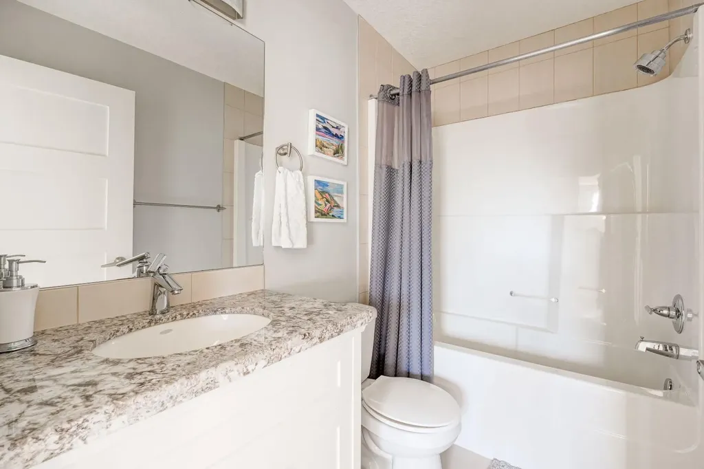 3529 3 Avenue SW Calgary AB T3C 0A7