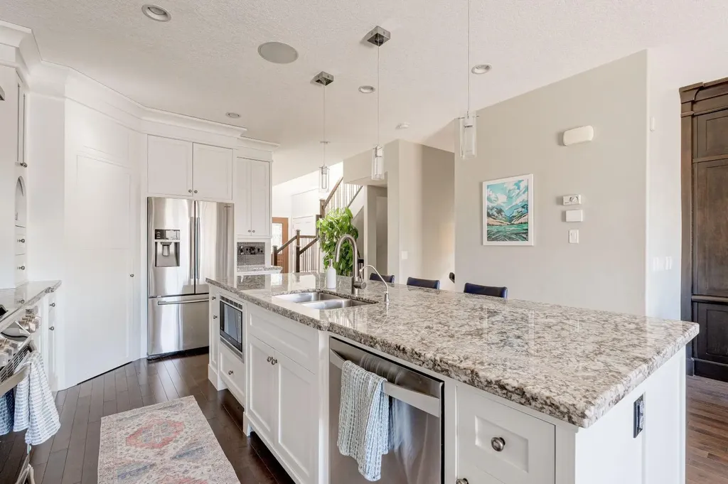3529 3 Avenue SW Calgary AB T3C 0A7