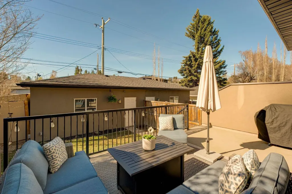 3529 3 Avenue SW Calgary AB T3C 0A7