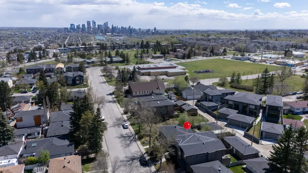3529 3 Avenue SW Calgary AB T3C 0A7