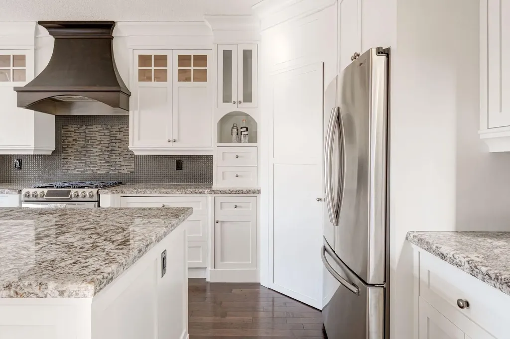 3529 3 Avenue SW Calgary AB T3C 0A7
