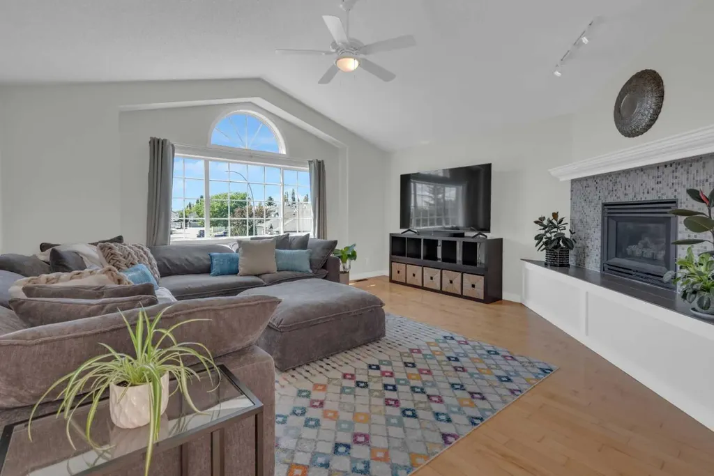 74 Douglasview Circle SE Calgary AB T2Z2P4
