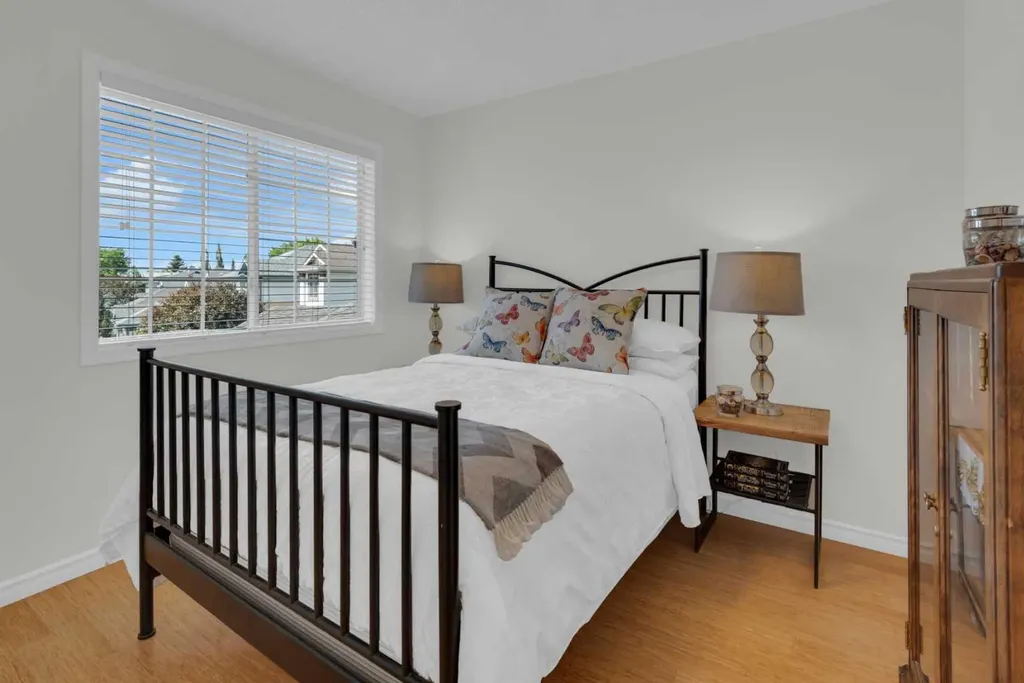 74 Douglasview Circle SE Calgary AB T2Z2P4