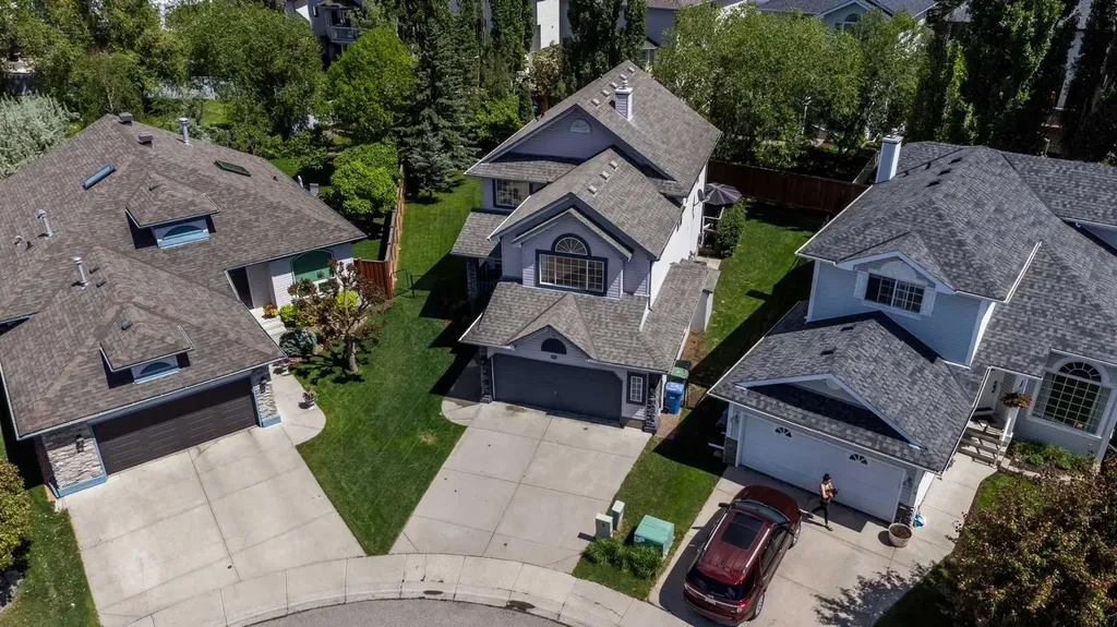 74 Douglasview Circle SE Calgary AB T2Z2P4