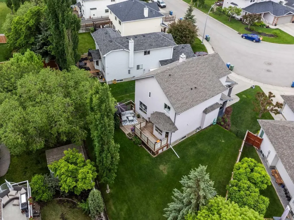 74 Douglasview Circle SE Calgary AB T2Z2P4