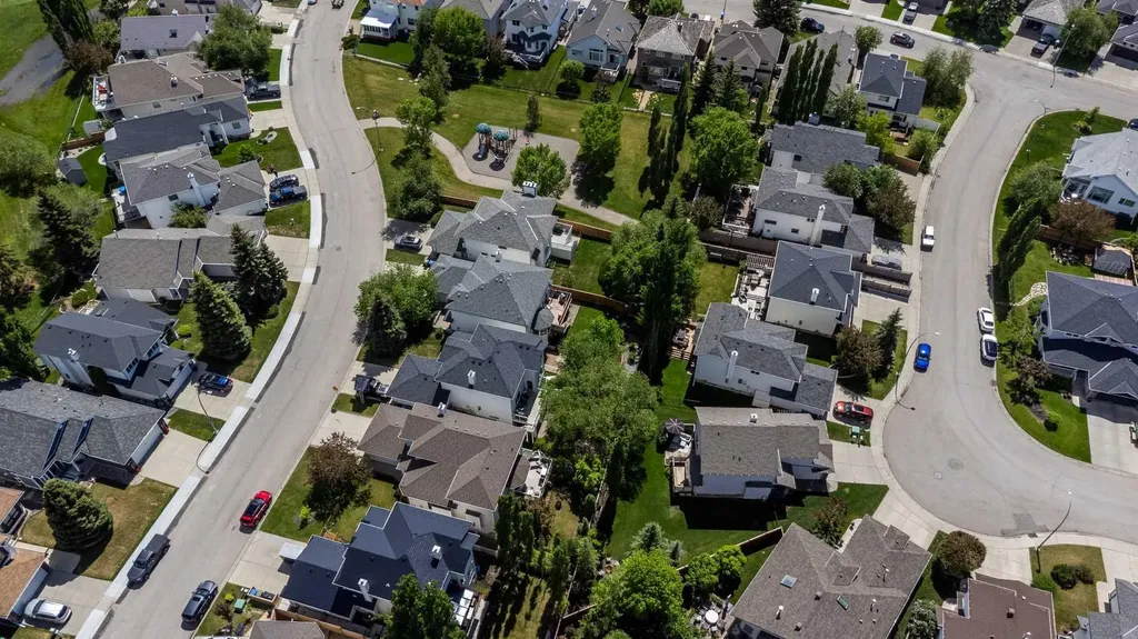 74 Douglasview Circle SE Calgary AB T2Z2P4