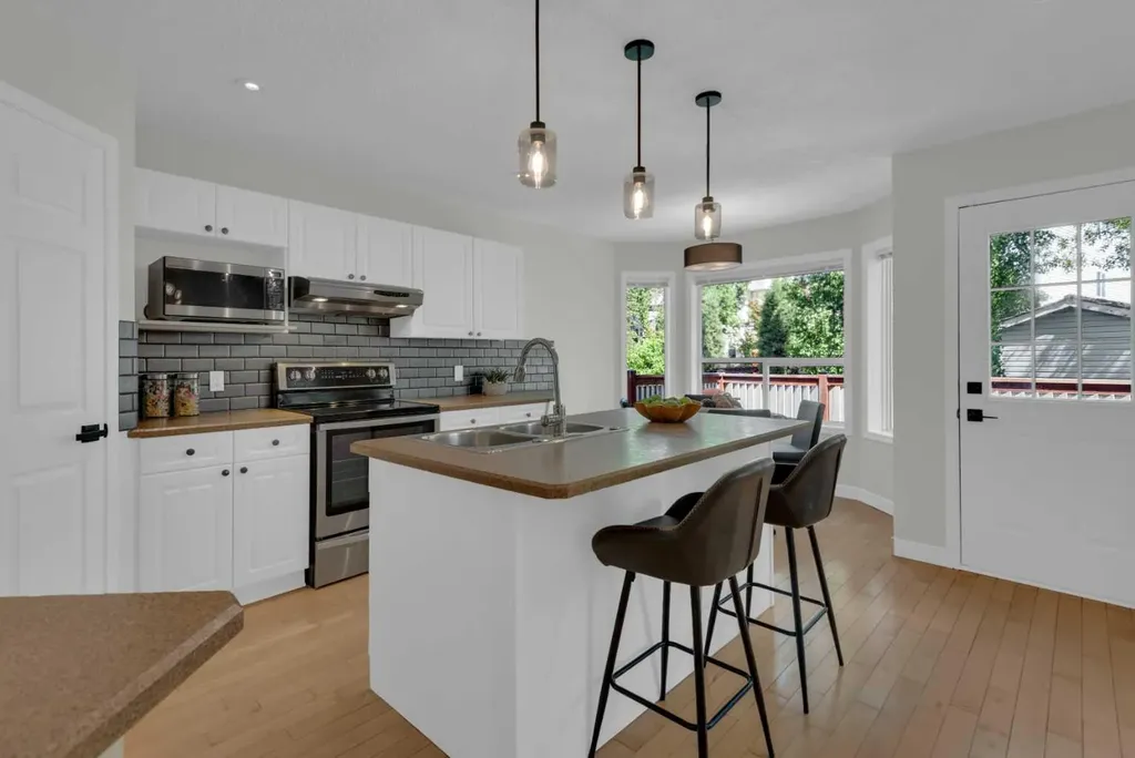 74 Douglasview Circle SE Calgary AB T2Z2P4