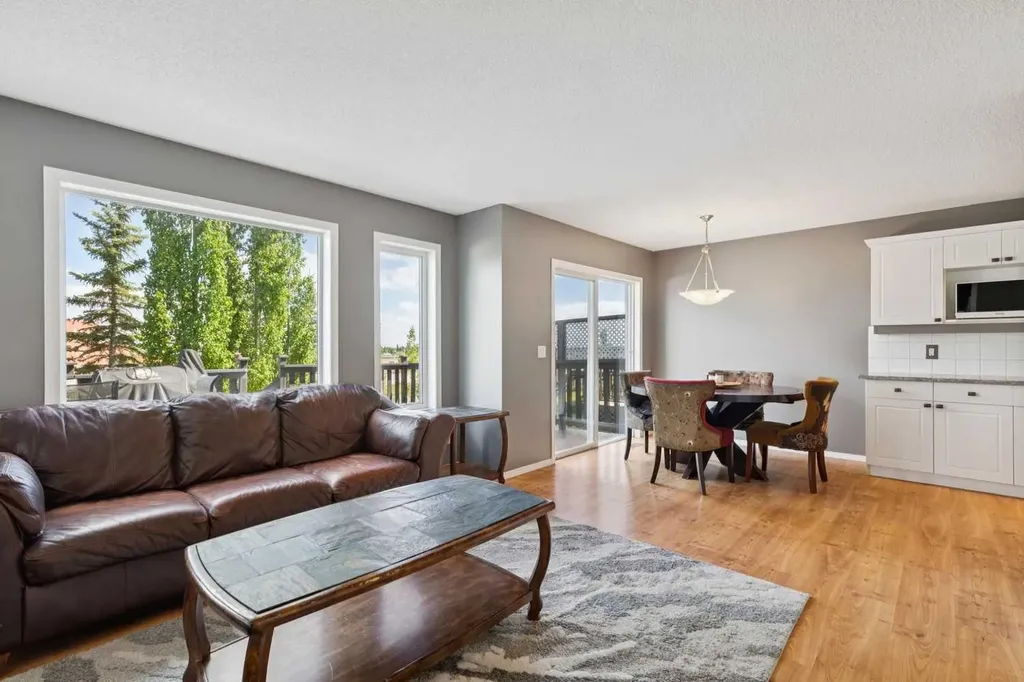 18 Bridlewood Way SW Calgary AB T2Y 3R5