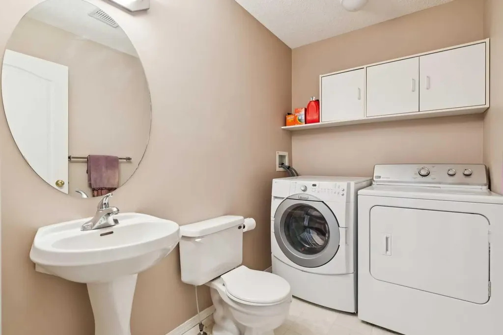 18 Bridlewood Way SW Calgary AB T2Y 3R5