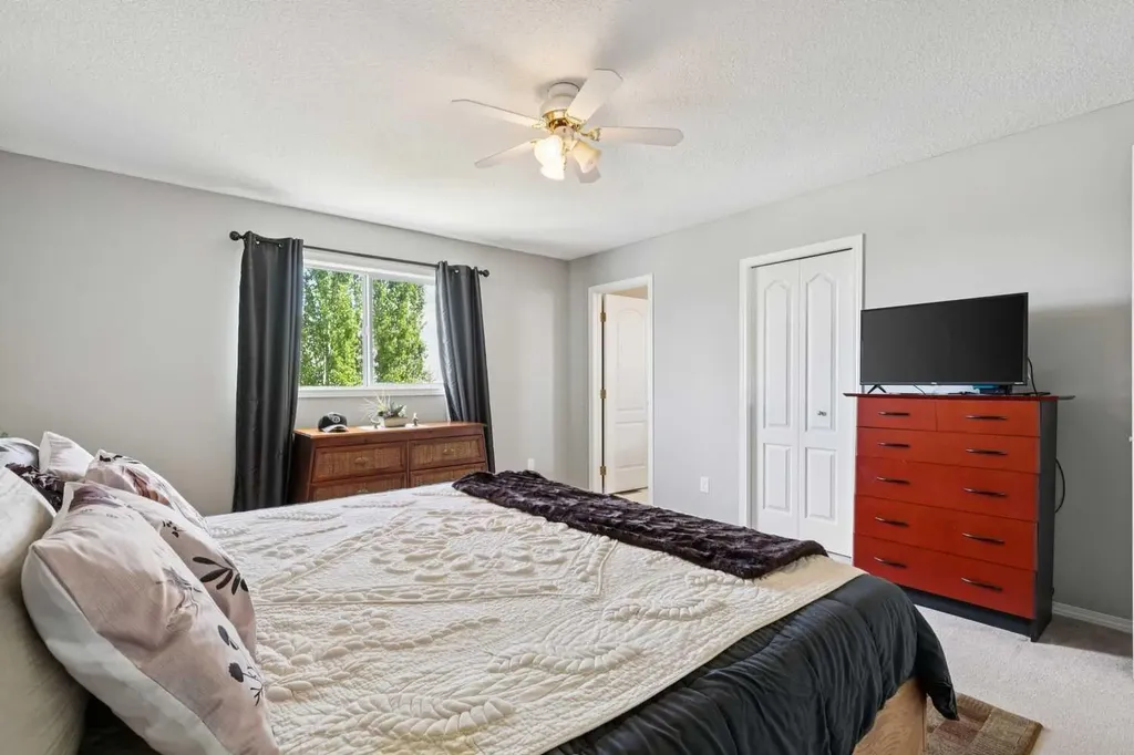 18 Bridlewood Way SW Calgary AB T2Y 3R5