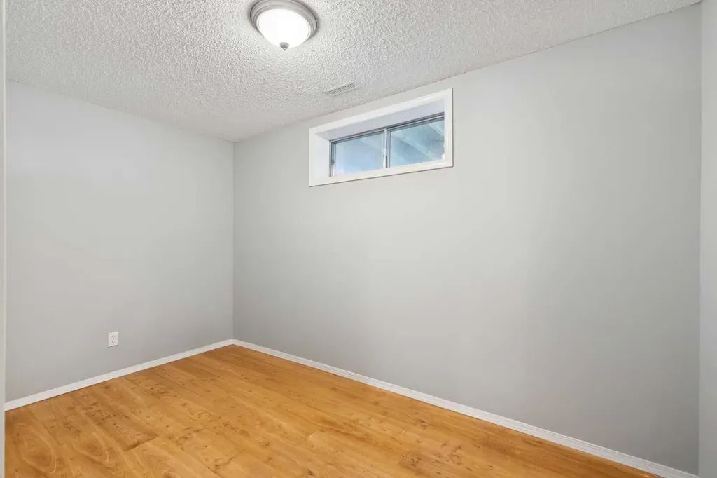 18 Bridlewood Way SW Calgary AB T2Y 3R5