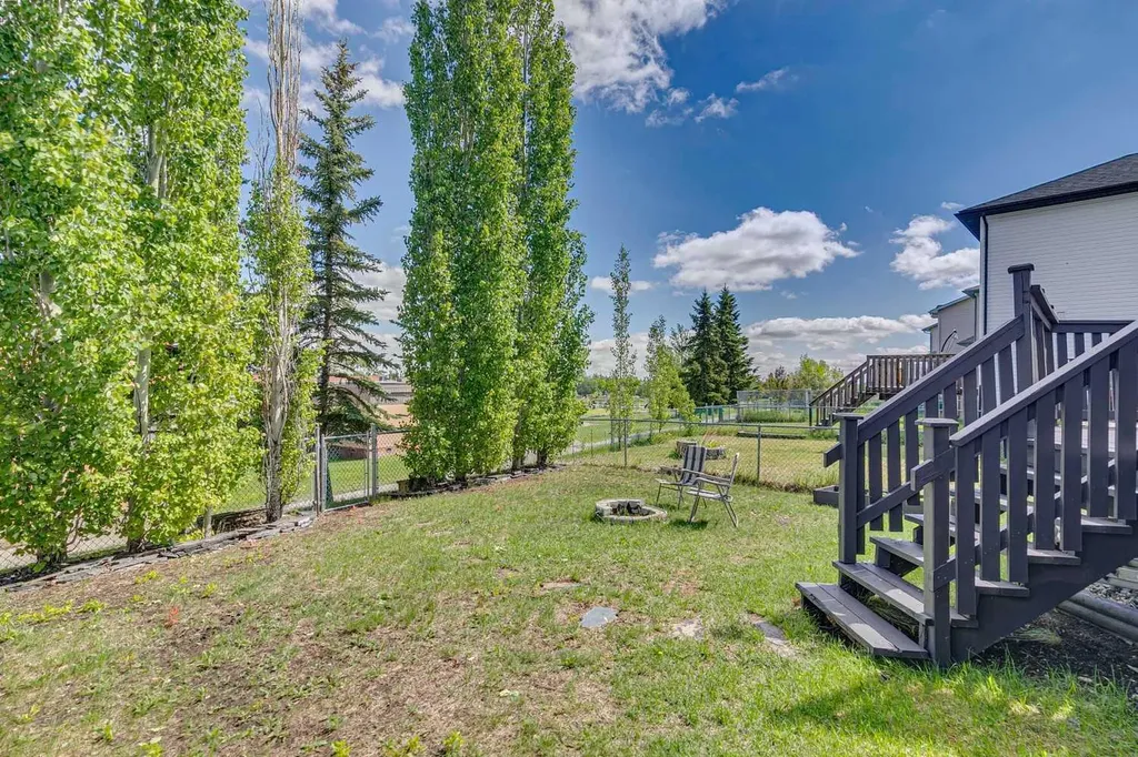 18 Bridlewood Way SW Calgary AB T2Y 3R5