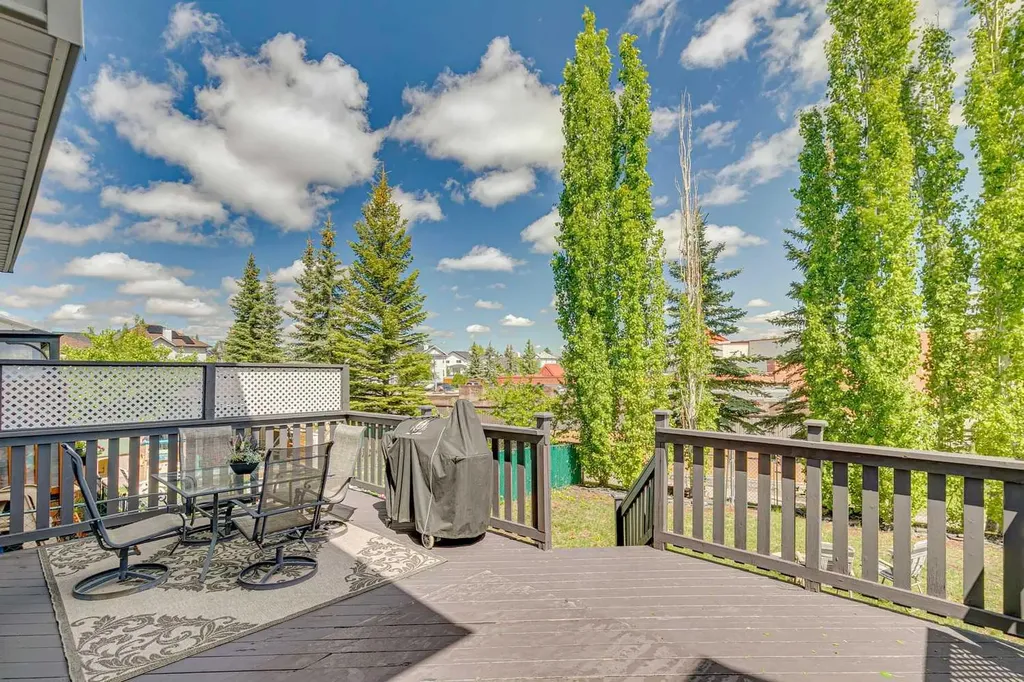 18 Bridlewood Way SW Calgary AB T2Y 3R5