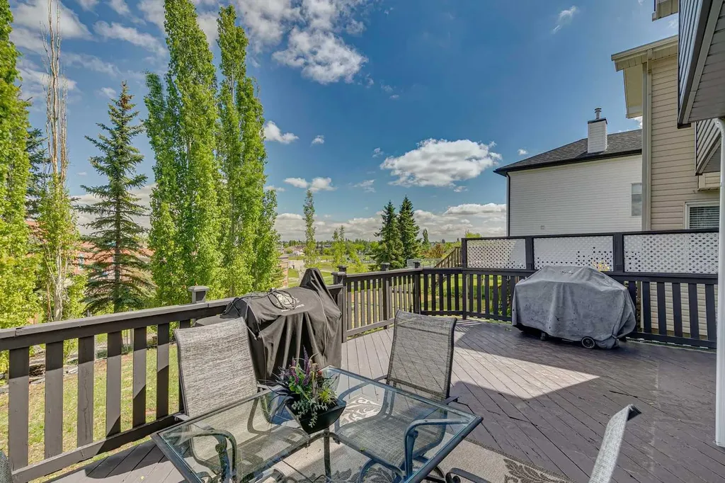18 Bridlewood Way SW Calgary AB T2Y 3R5