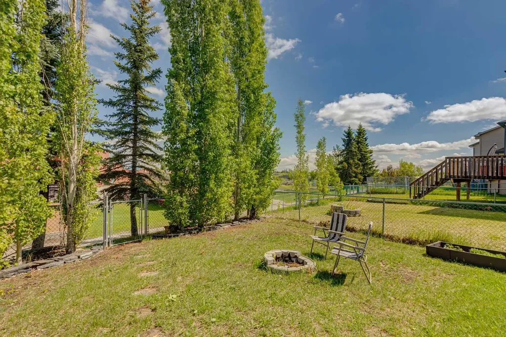18 Bridlewood Way SW Calgary AB T2Y 3R5