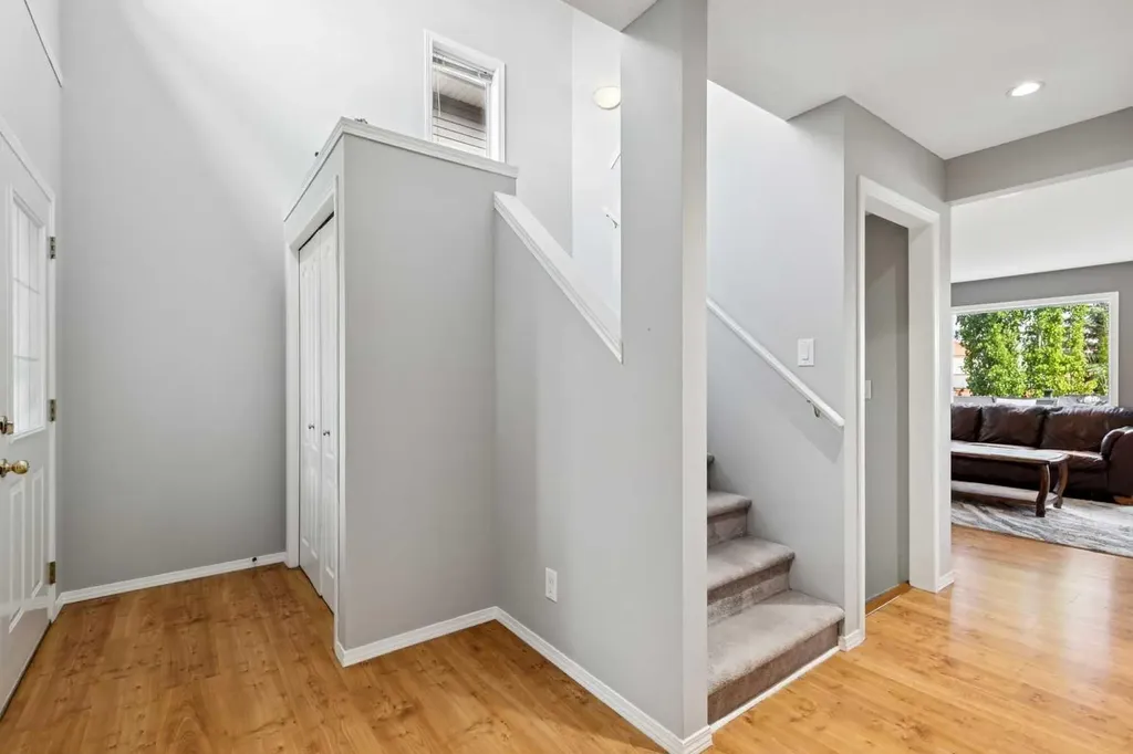 18 Bridlewood Way SW Calgary AB T2Y 3R5