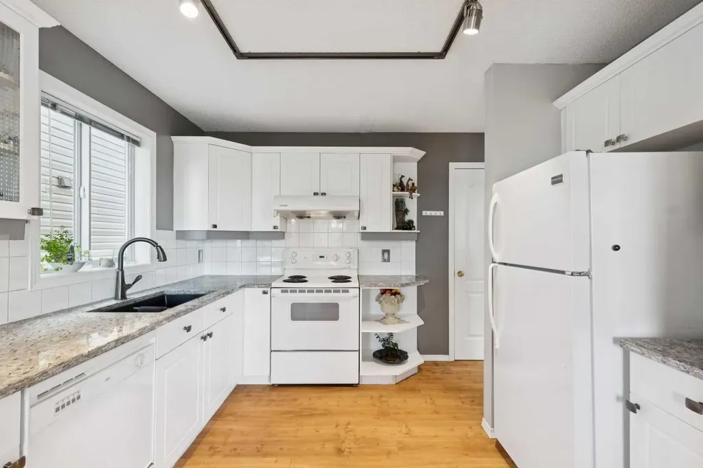 18 Bridlewood Way SW Calgary AB T2Y 3R5