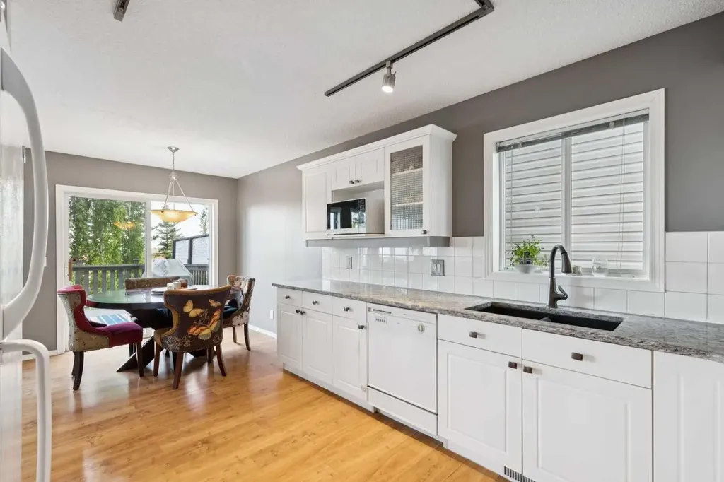 18 Bridlewood Way SW Calgary AB T2Y 3R5