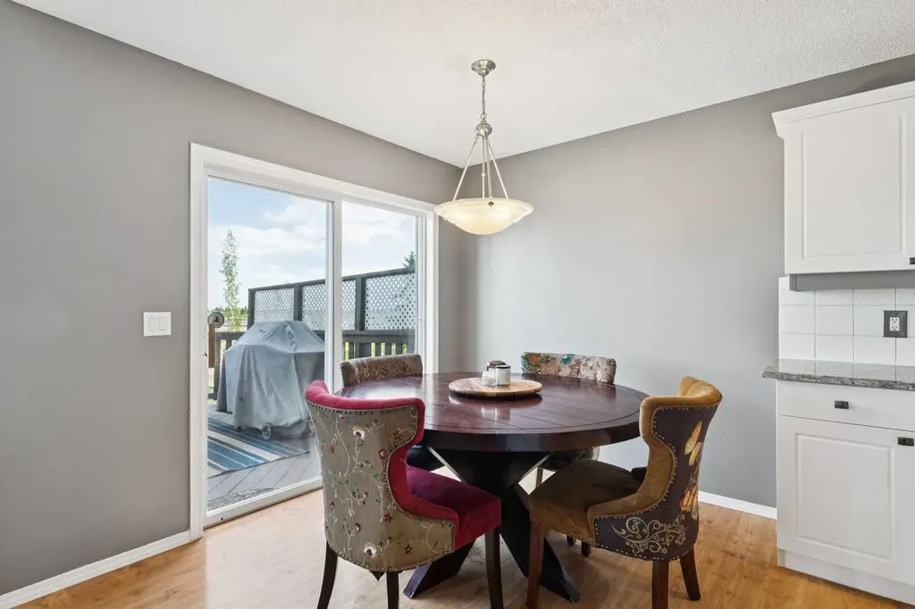 18 Bridlewood Way SW Calgary AB T2Y 3R5