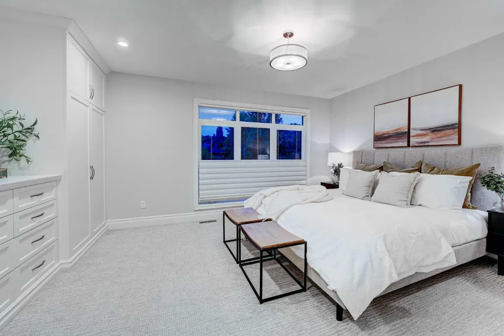922 5 Street NW Calgary AB T2N 1R2
