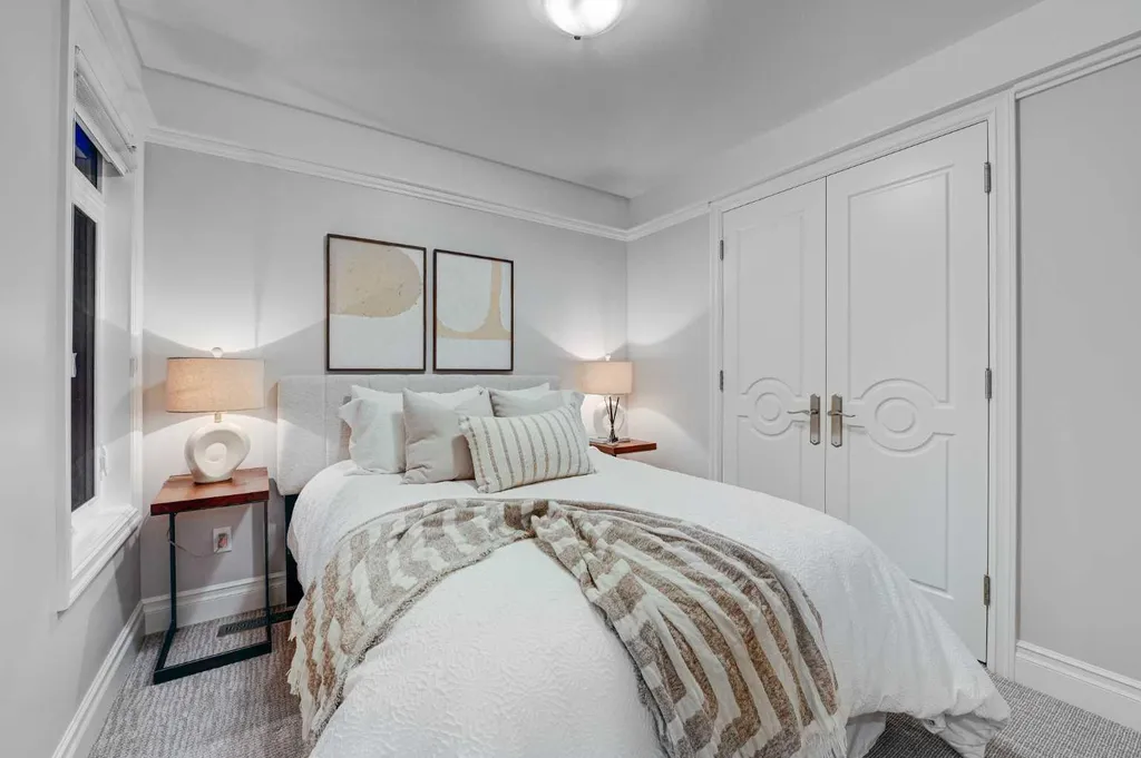 922 5 Street NW Calgary AB T2N 1R2