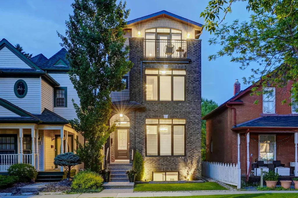 922 5 Street NW Calgary AB T2N 1R2