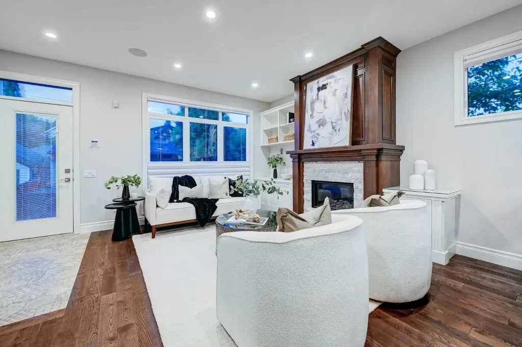 922 5 Street NW Calgary AB T2N 1R2