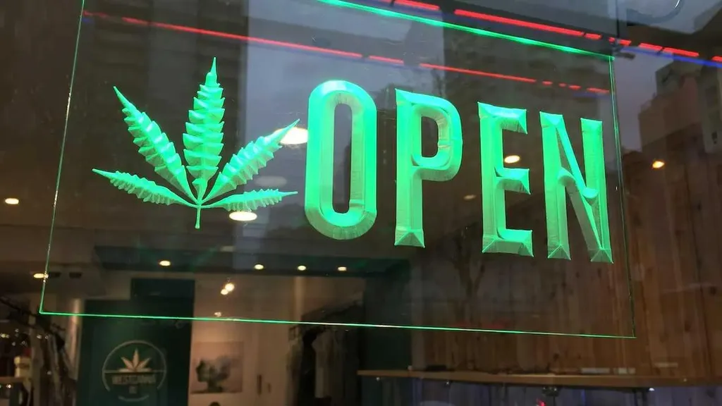 12112 Cannabis Store Avenue E Cochrane AB T4C2C1