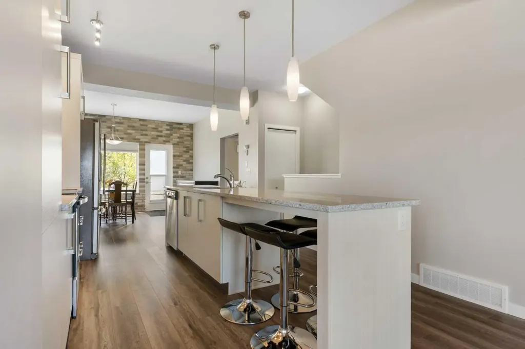 501 River Heights Drive Cochrane AB T4C 2L3