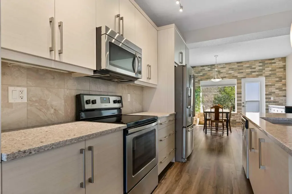 501 River Heights Drive Cochrane AB T4C 2L3