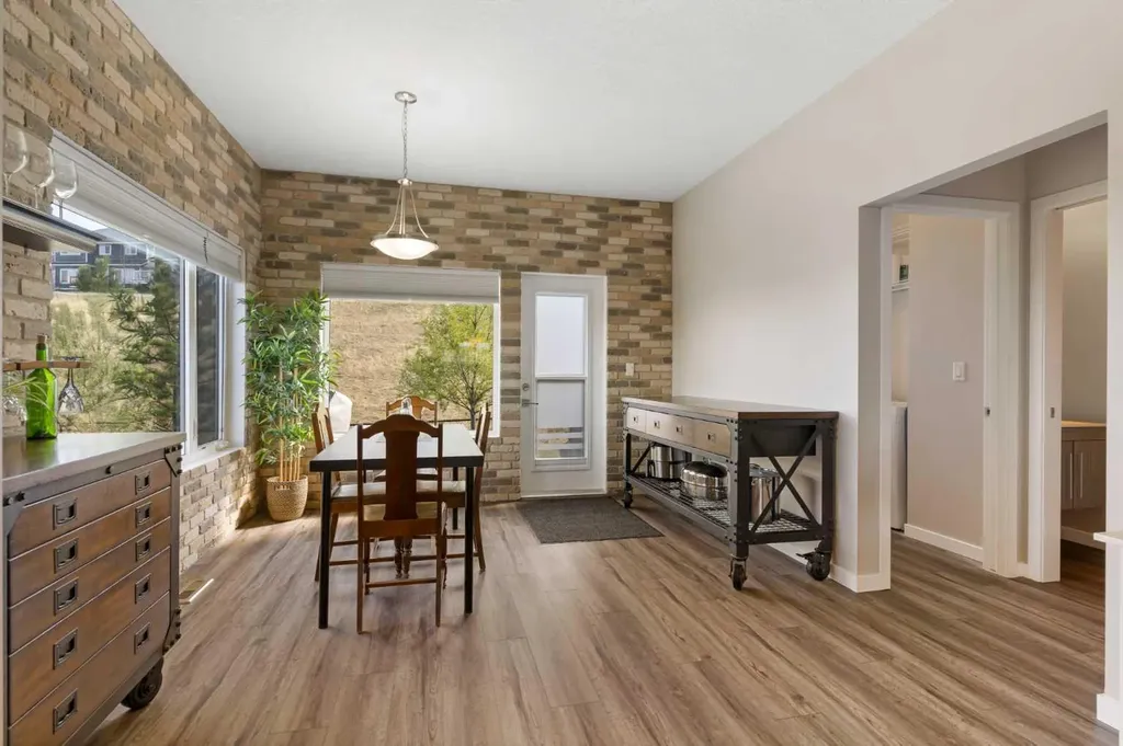 501 River Heights Drive Cochrane AB T4C 2L3