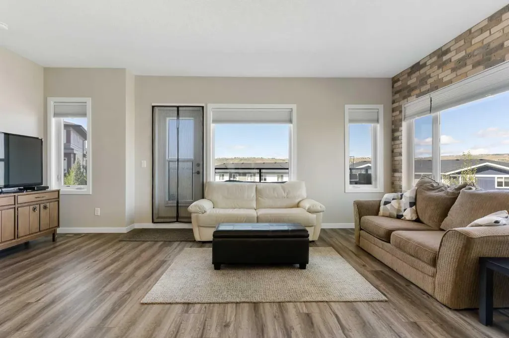 501 River Heights Drive Cochrane AB T4C 2L3