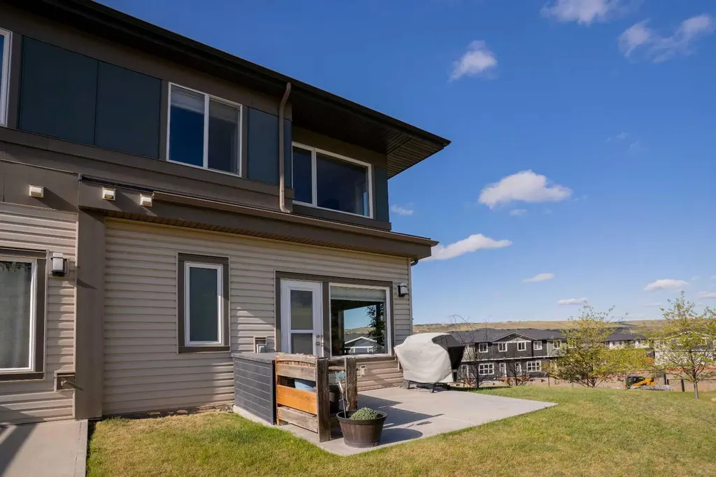 501 River Heights Drive Cochrane AB T4C 2L3