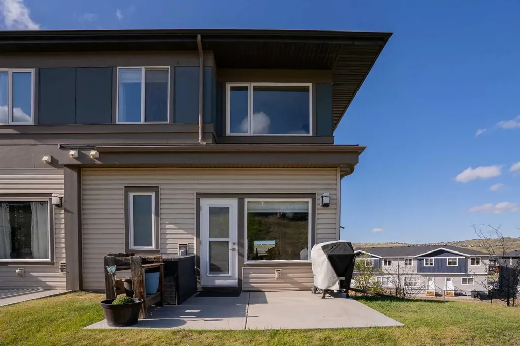 501 River Heights Drive Cochrane AB T4C 2L3