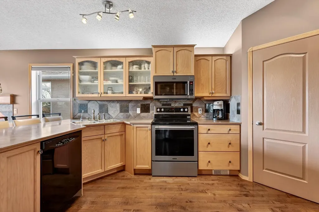 136 West Creek Glen Chestermere AB T1X 1P8