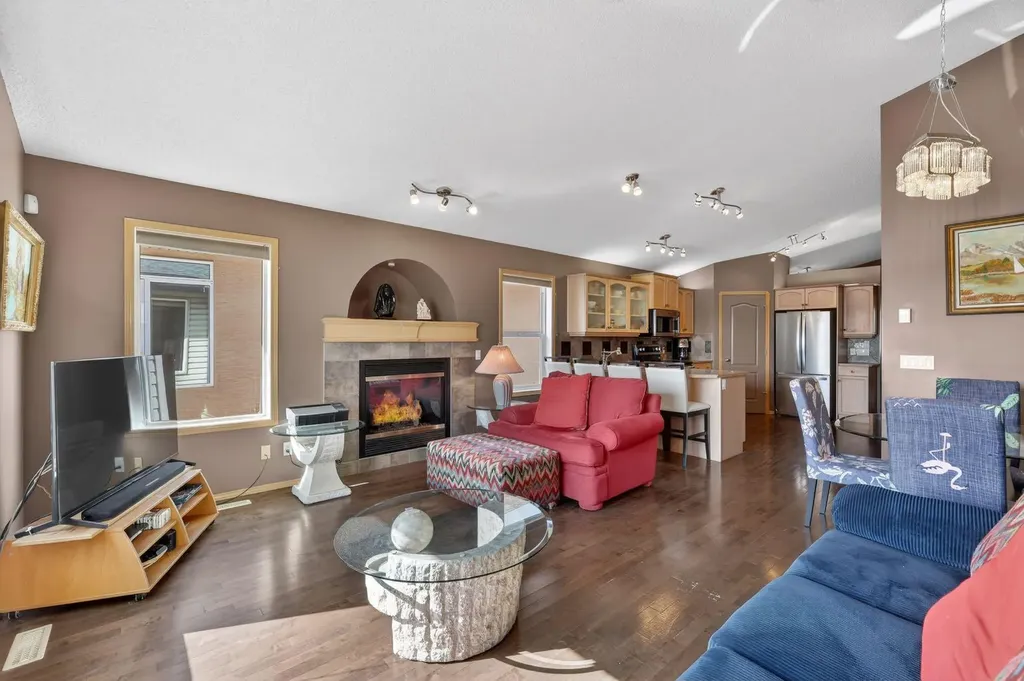 136 West Creek Glen Chestermere AB T1X 1P8
