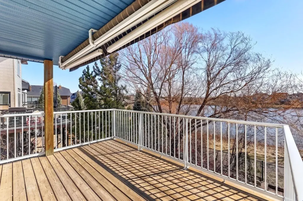 136 West Creek Glen Chestermere AB T1X 1P8