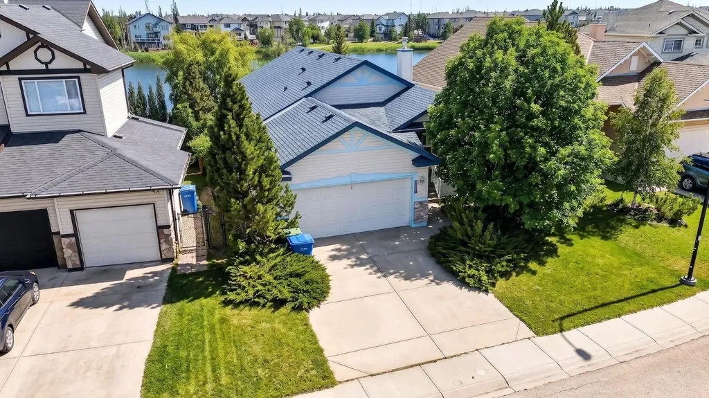 136 West Creek Glen Chestermere AB T1X 1P8