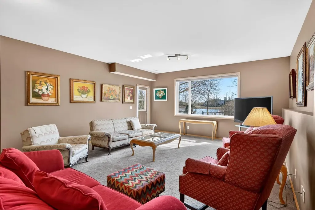 136 West Creek Glen Chestermere AB T1X 1P8