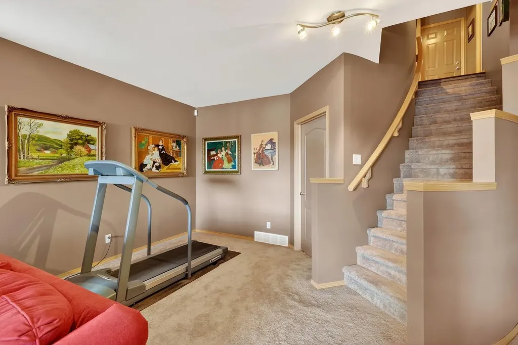 136 West Creek Glen Chestermere AB T1X 1P8