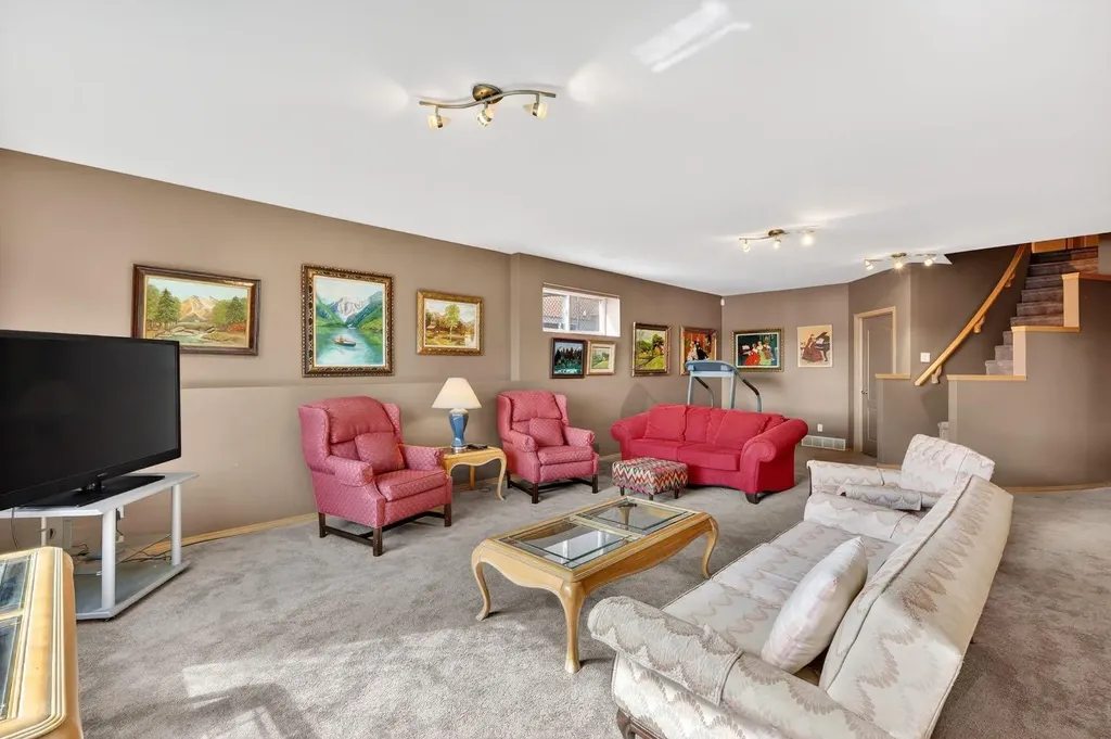 136 West Creek Glen Chestermere AB T1X 1P8