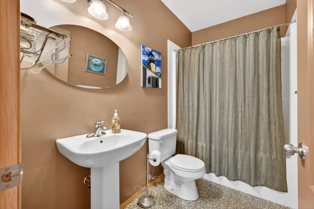 136 West Creek Glen Chestermere AB T1X 1P8