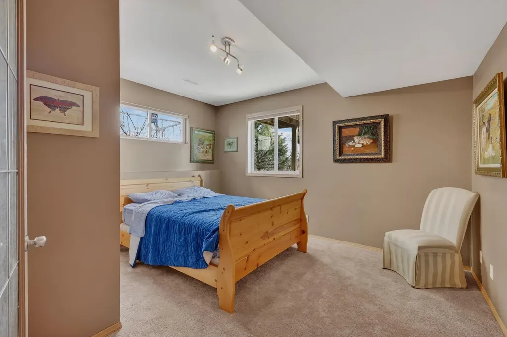 136 West Creek Glen Chestermere AB T1X 1P8