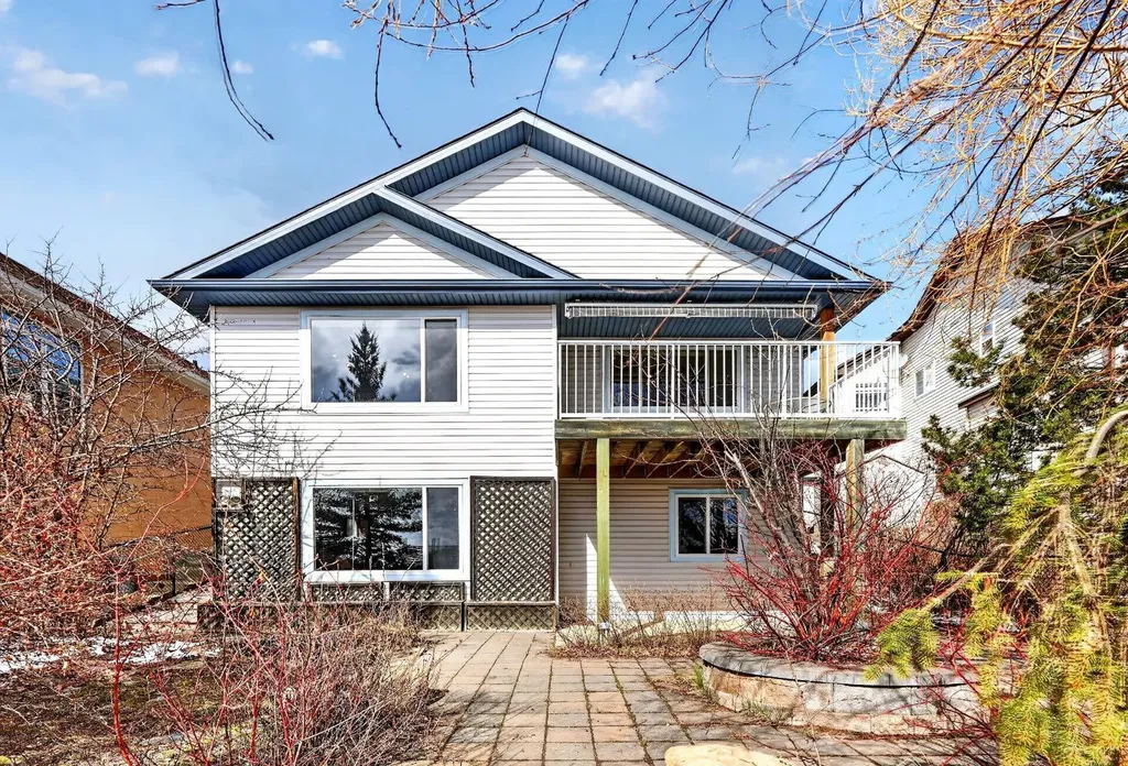 136 West Creek Glen Chestermere AB T1X 1P8