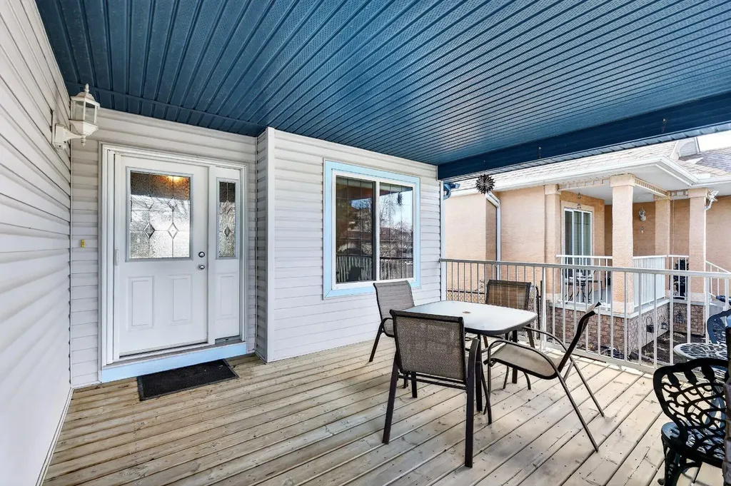 136 West Creek Glen Chestermere AB T1X 1P8