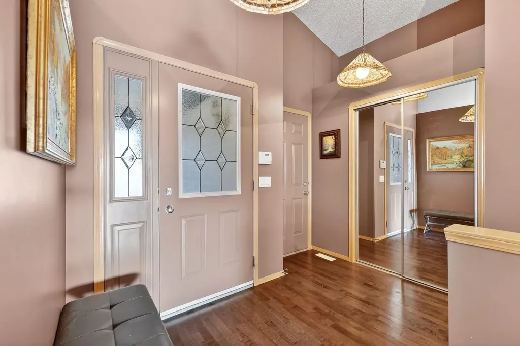 136 West Creek Glen Chestermere AB T1X 1P8